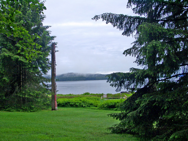 totem pole and the lake